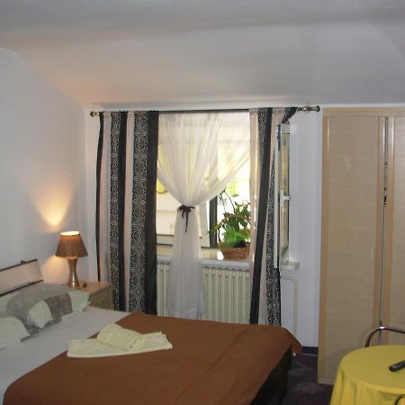 Hostel 021 Novi Sad Ngoại thất bức ảnh